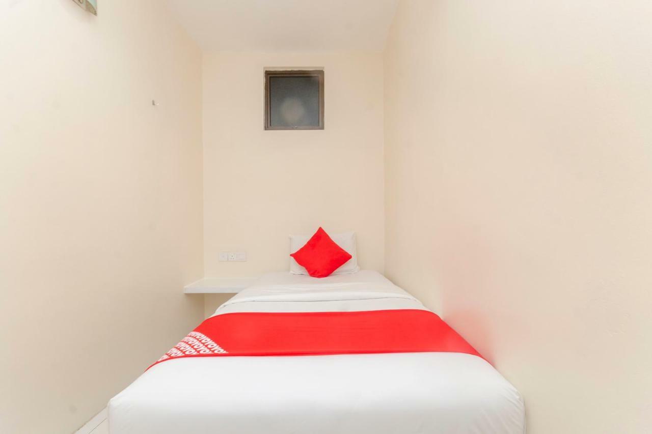 Oyo 1010 Skudai Hotel מראה חיצוני תמונה