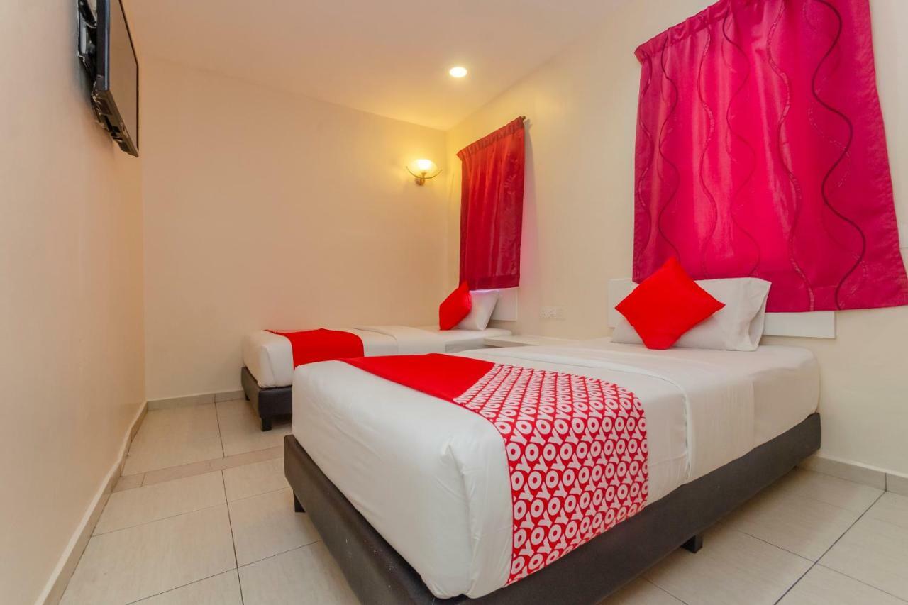 Oyo 1010 Skudai Hotel מראה חיצוני תמונה
