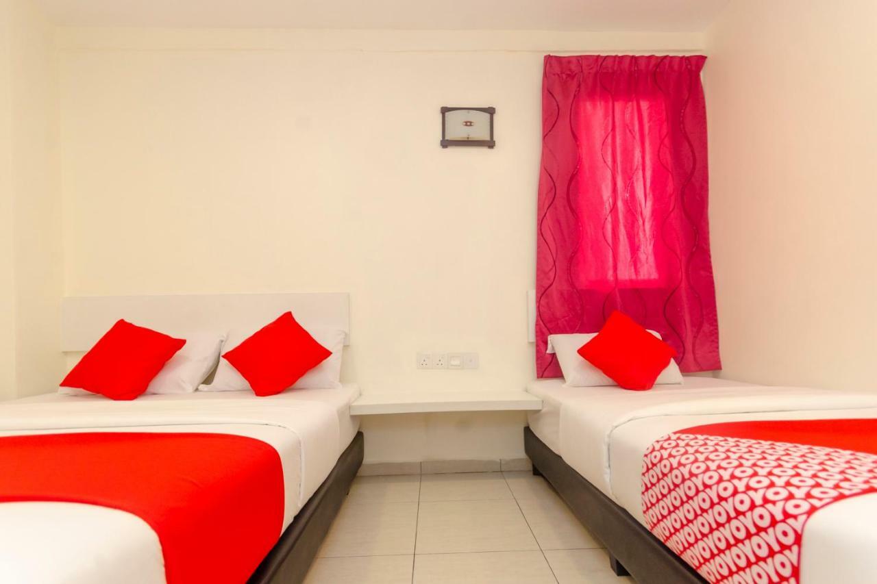 Oyo 1010 Skudai Hotel מראה חיצוני תמונה
