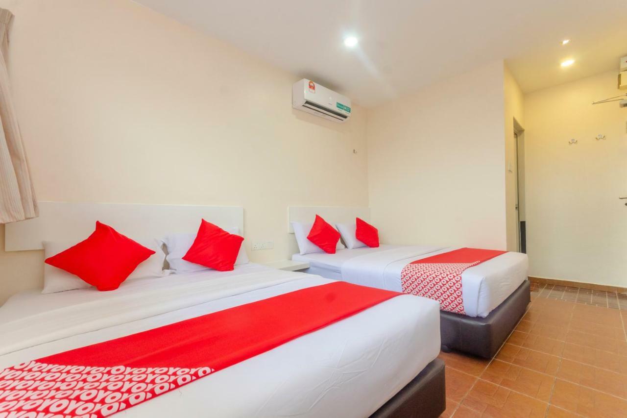 Oyo 1010 Skudai Hotel מראה חיצוני תמונה