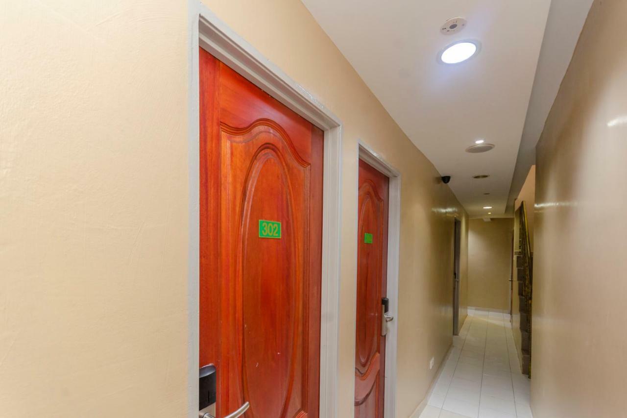 Oyo 1010 Skudai Hotel מראה חיצוני תמונה