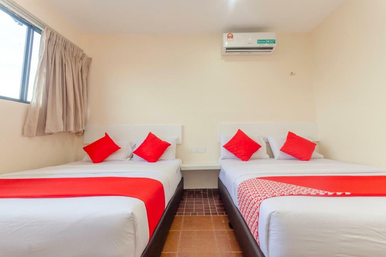 Oyo 1010 Skudai Hotel מראה חיצוני תמונה