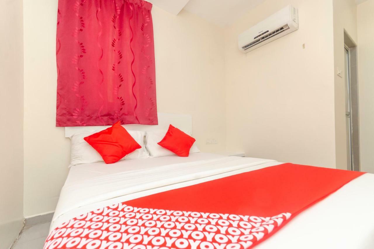 Oyo 1010 Skudai Hotel מראה חיצוני תמונה