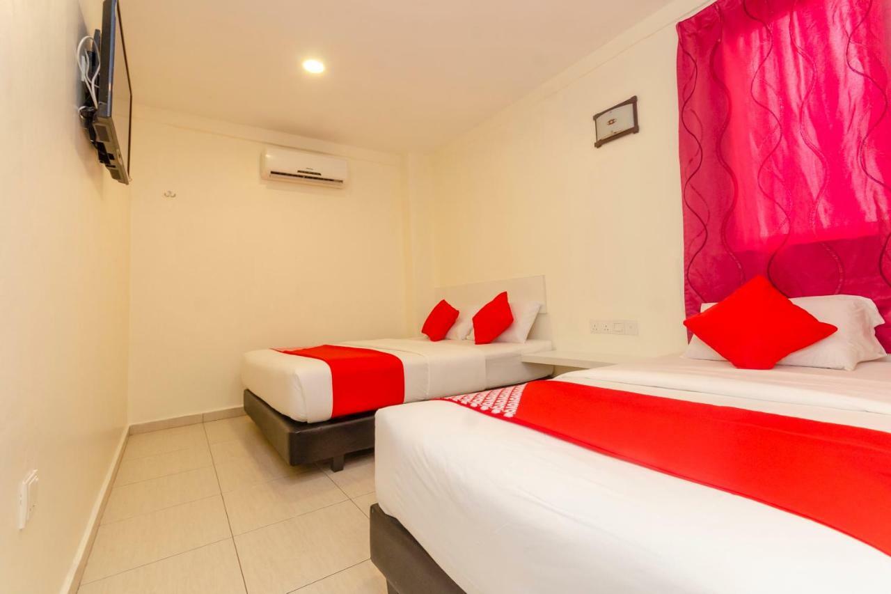 Oyo 1010 Skudai Hotel מראה חיצוני תמונה