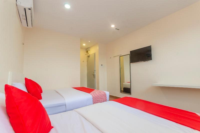 Oyo 1010 Skudai Hotel מראה חיצוני תמונה