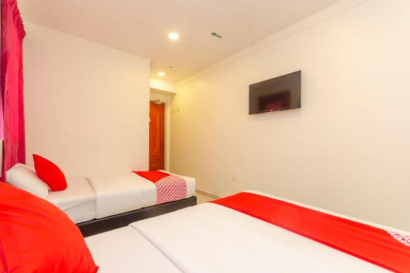 Oyo 1010 Skudai Hotel מראה חיצוני תמונה