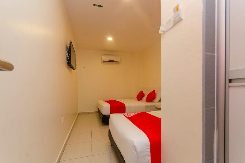 Oyo 1010 Skudai Hotel מראה חיצוני תמונה