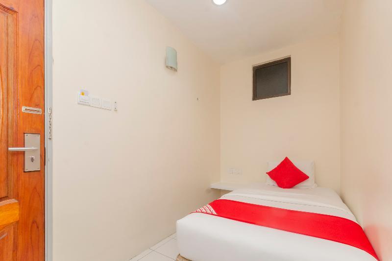 Oyo 1010 Skudai Hotel מראה חיצוני תמונה
