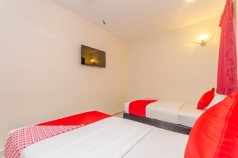 Oyo 1010 Skudai Hotel מראה חיצוני תמונה
