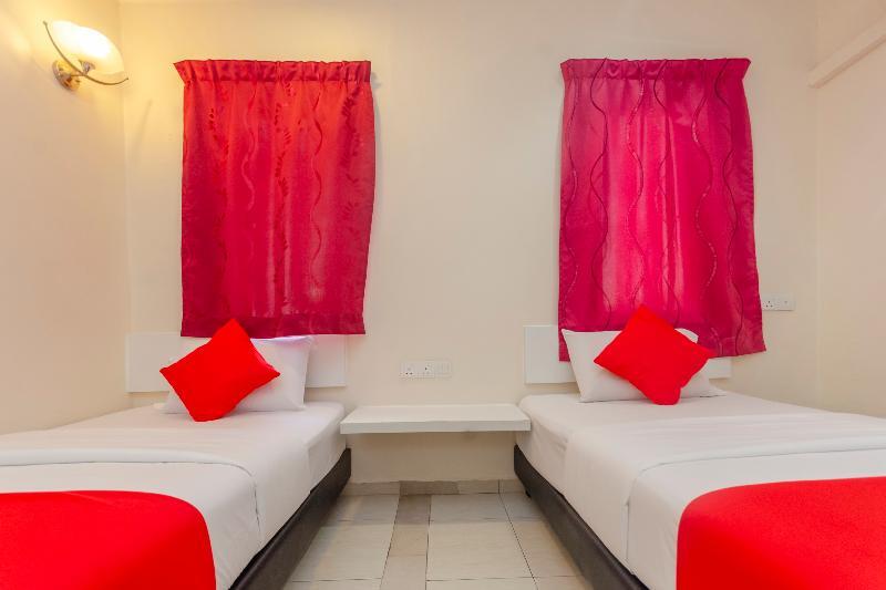Oyo 1010 Skudai Hotel מראה חיצוני תמונה