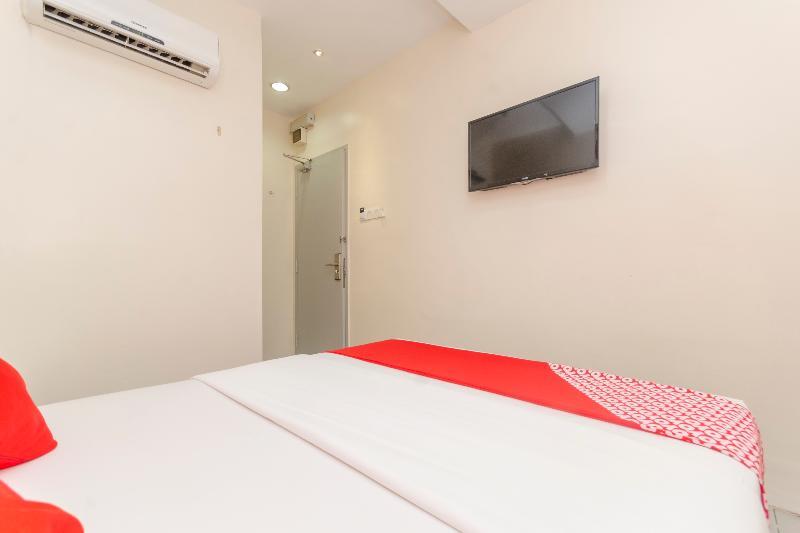 Oyo 1010 Skudai Hotel מראה חיצוני תמונה