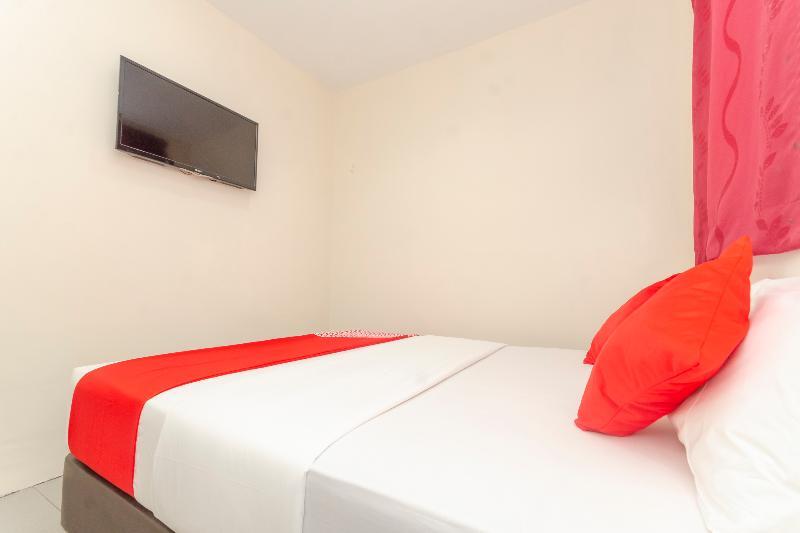 Oyo 1010 Skudai Hotel מראה חיצוני תמונה